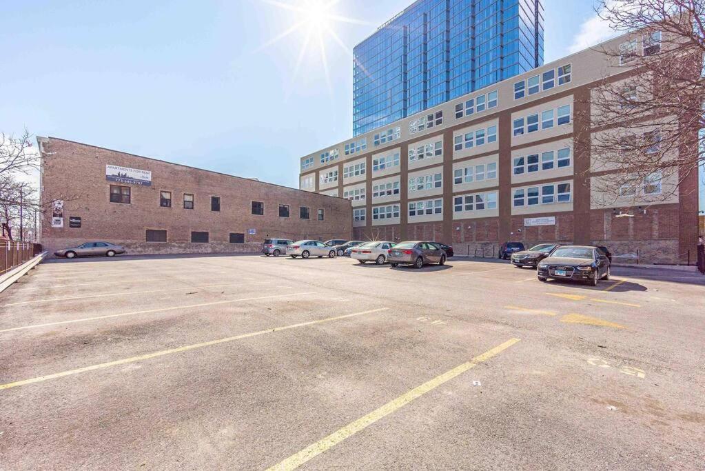 Mccormick Place Beautiful 2Br Apartment With Optional Parking Sleeps Up To 8 Near Soldier Field, Grant Park And Lakefront Trail Chicago Exteriör bild