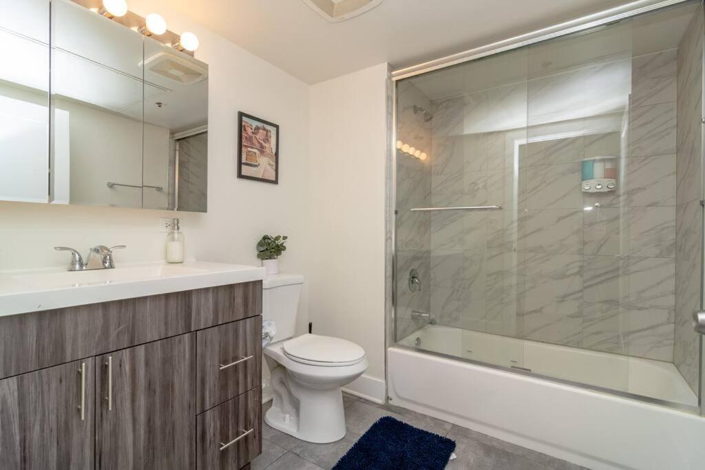 Mccormick Place Beautiful 2Br Apartment With Optional Parking Sleeps Up To 8 Near Soldier Field, Grant Park And Lakefront Trail Chicago Exteriör bild