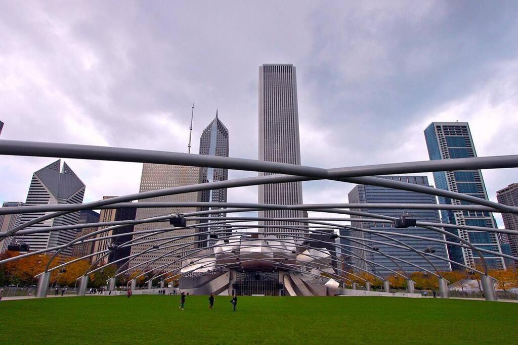 Mccormick Place Beautiful 2Br Apartment With Optional Parking Sleeps Up To 8 Near Soldier Field, Grant Park And Lakefront Trail Chicago Exteriör bild